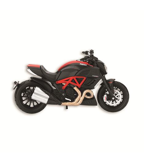 Model Ducati Diavel Carbon