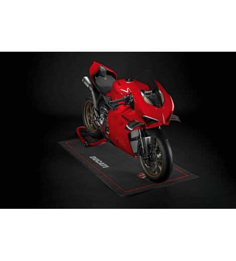 Koberec Ducati pod motocykl